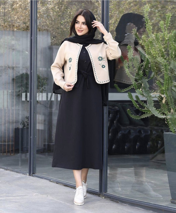 پیراهن دخترانه جنس کرپ مازراتی بسیار با کیفیت رنگبندی و سایز بندی دارد