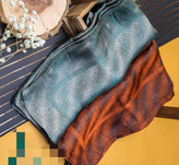 روسری پتینه طرح دار