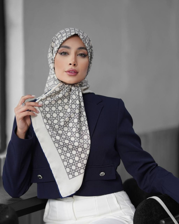 ست کردن ناخن با شال