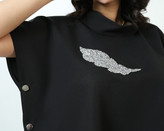 پانچو مشکی طرح برجسته