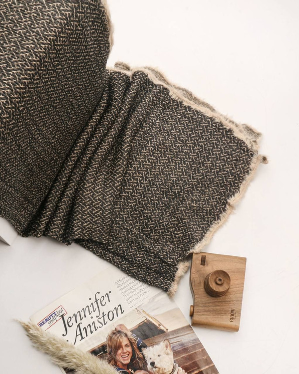 شال گرم دور خز