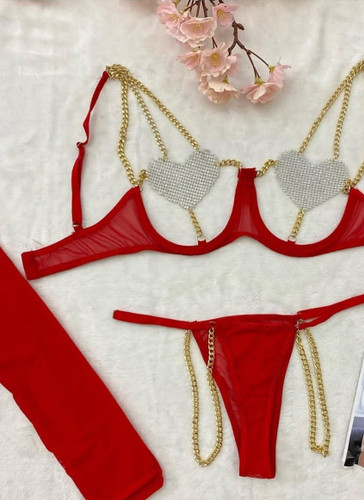 شورت و سوتین و ساق