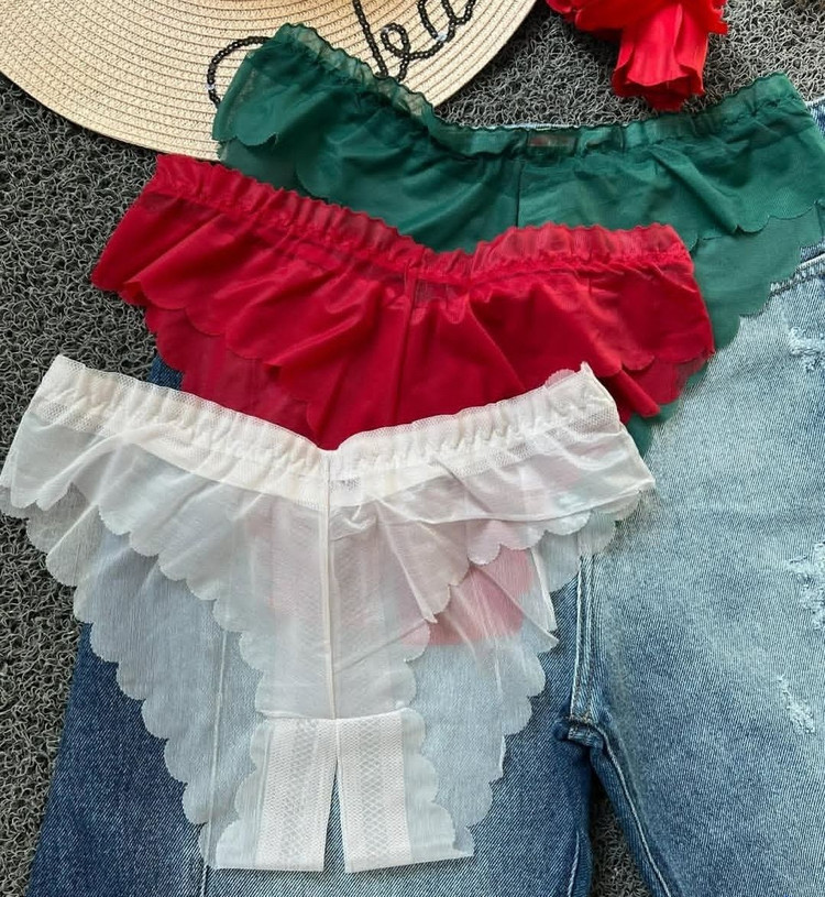 شورت زنانه قرمز