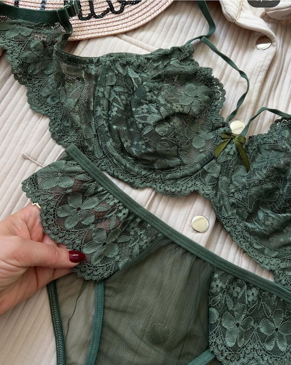 ست شورت و سوتین سبز گیپوری