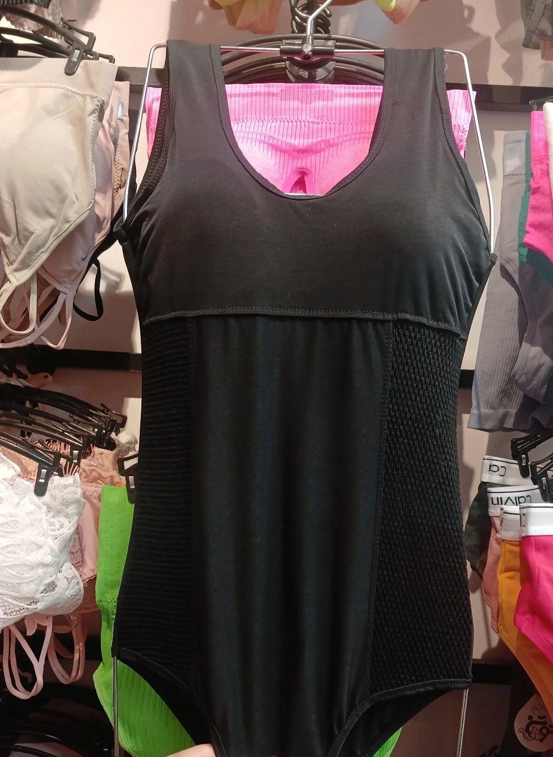 بادی مشکی تک رنگ