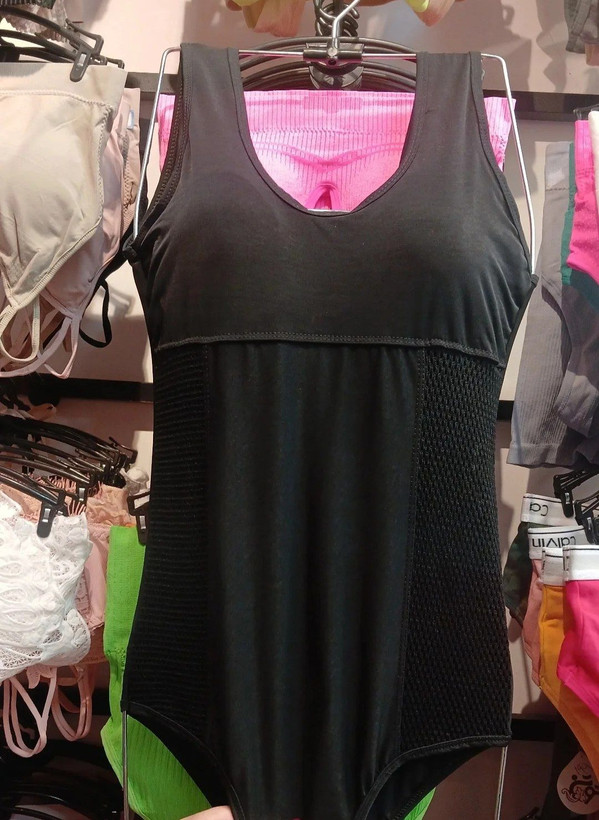 بادی مشکی تک رنگ