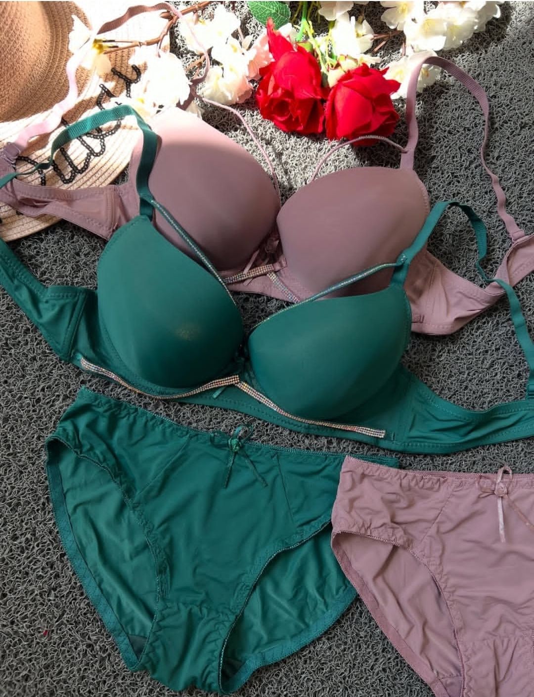 خرید انواع سوتین هارنس دار جذاب و فانتزی