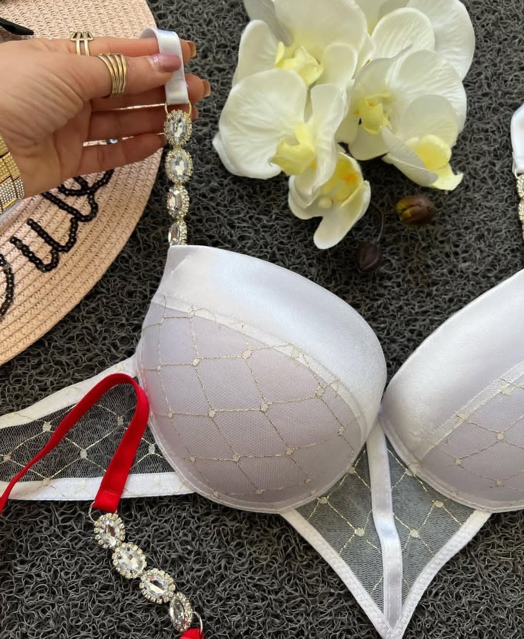 خرید ست شورت و سوتین اسفنجی زنانه با تخفیف ویژه