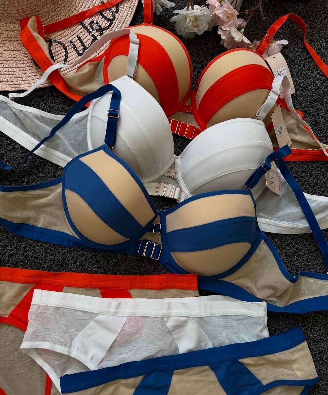 ست شورت و سوتین طراحی اروپایی کد 3986