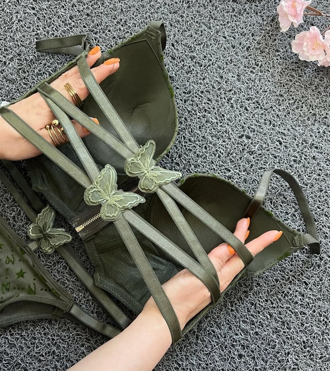 ست لباس زیر اسفنجی (ست سوتین و شورت اسفنجی) 2025