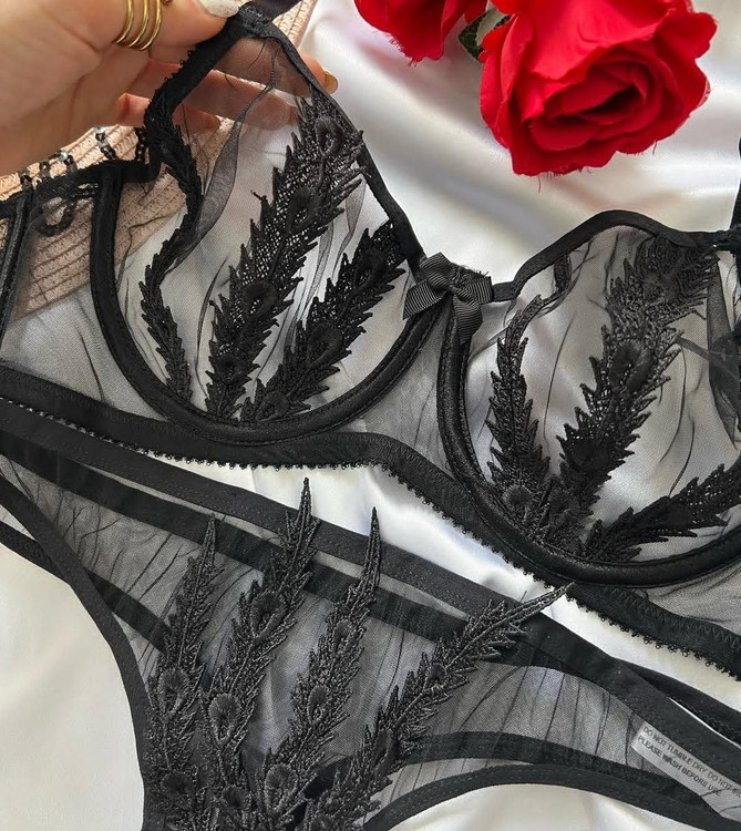 ست شورت و سوتین شیشه ای بابونه مشکی