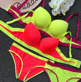 ست شورت و سوتین اسفنجی رنگ جیغ 2070 - ترب