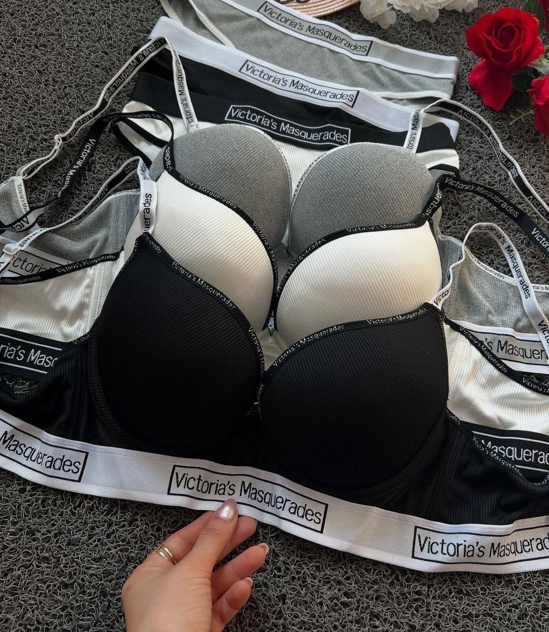 ست شورت و سوتین اسفنجی جک دار مشکی