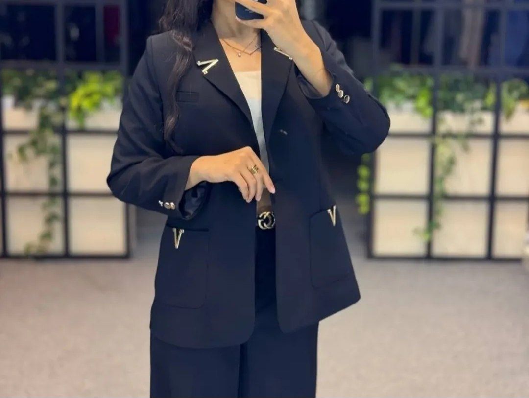 ست کت و شلوار v