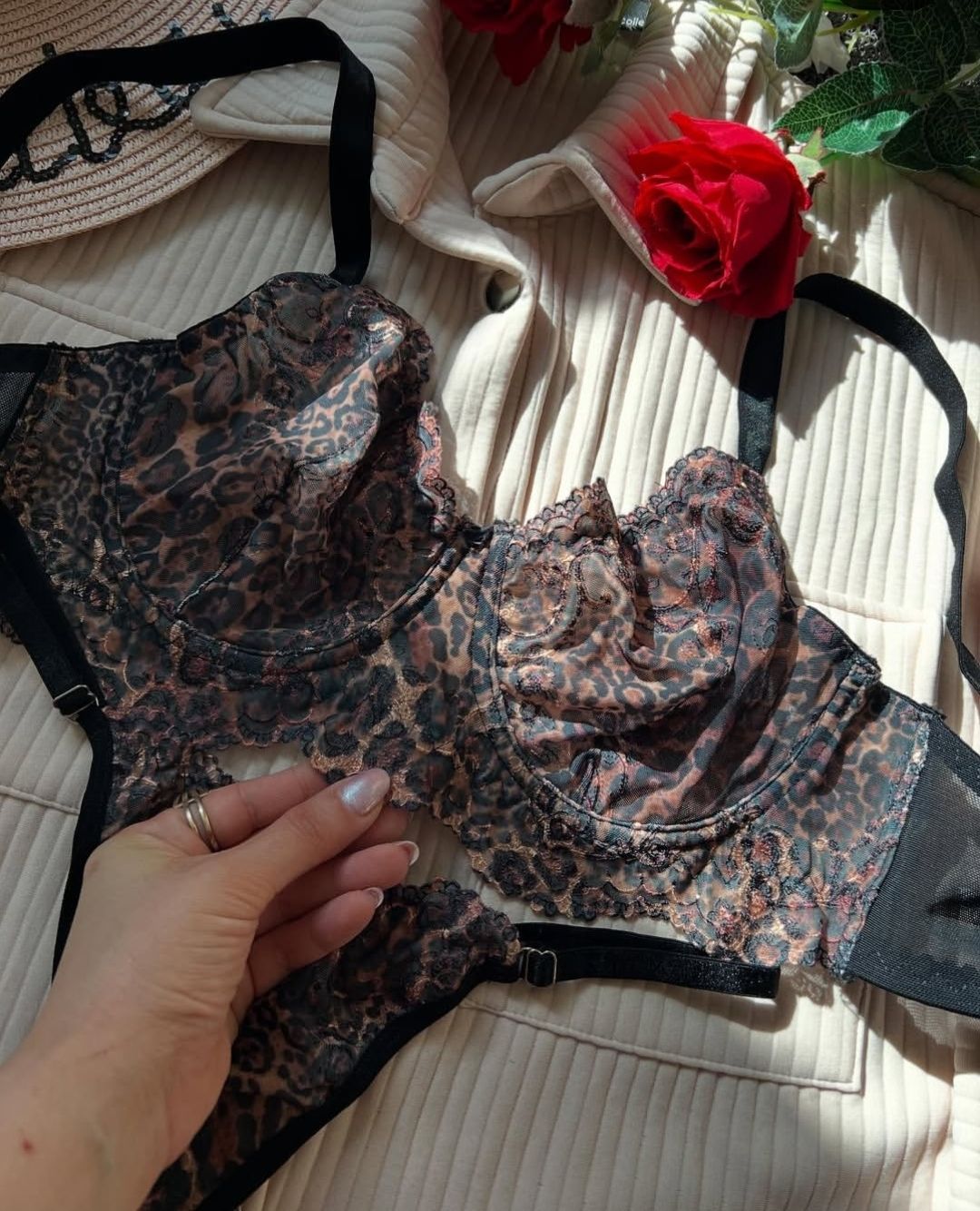 خرید و قیمت ست شورت و سوتین پلنگی فنر دار بالا توری