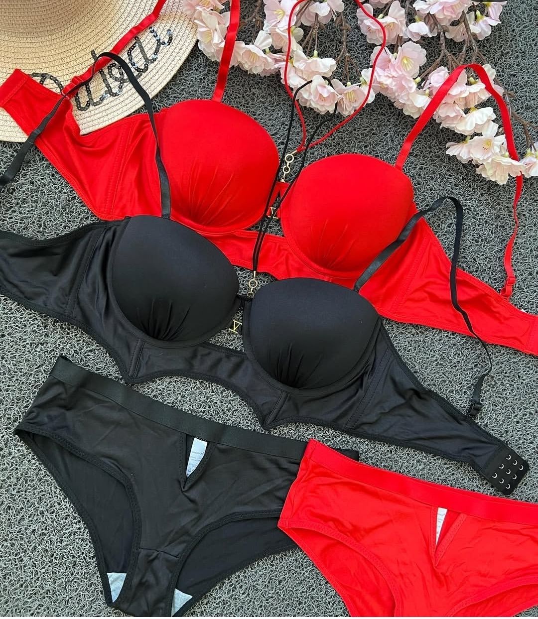 ست شورت سوتین زنجیر دار بند پشت گردنی