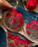 ست شورت و سوتین طرح لب سرخ