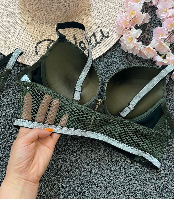 ست کراپ و شورتک چرم جنس چرم قیمت:۶۴۹/۰۰۰ سایز بندی ۳۶تا۴۴