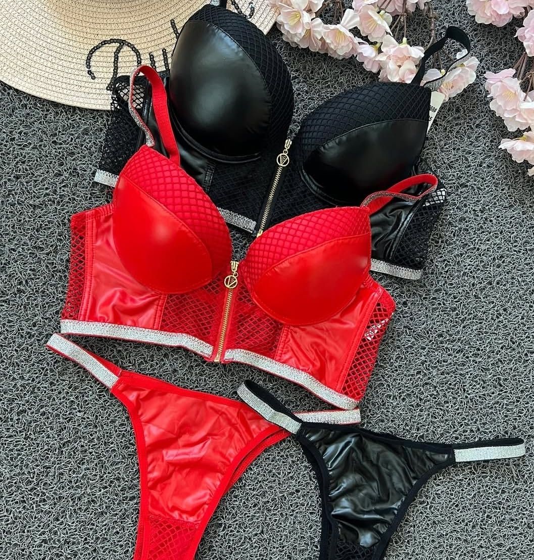 نیم تنه چرم و شورت چرم