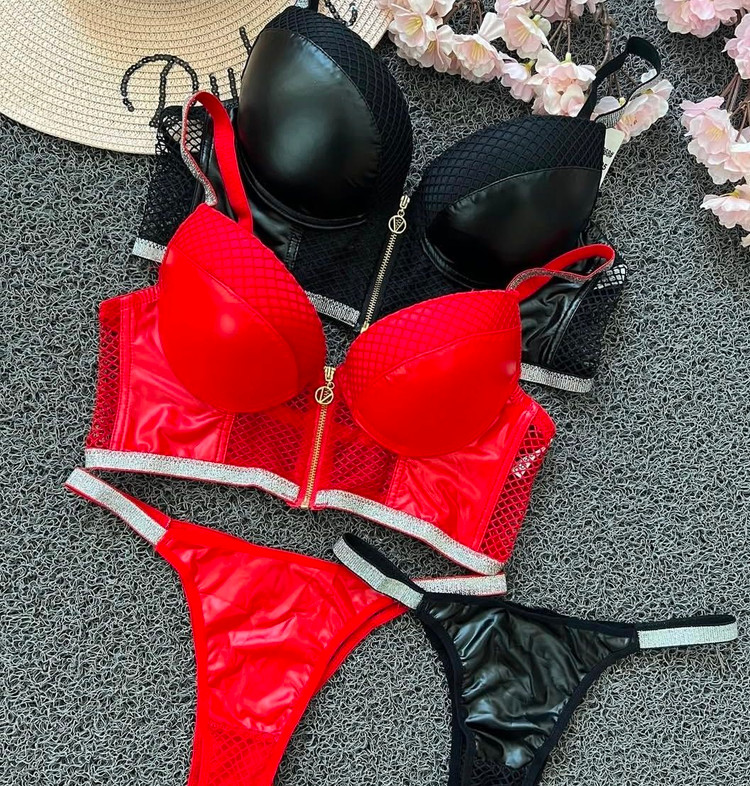 نیم تنه چرم و شورت چرم