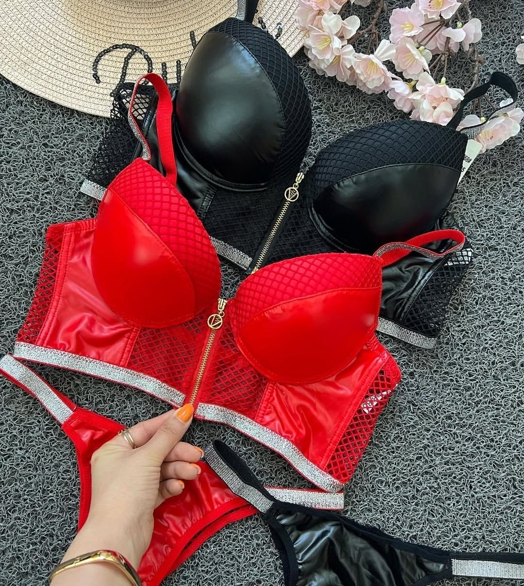 قیمت و خرید قسطی شورت و سوتین چرم