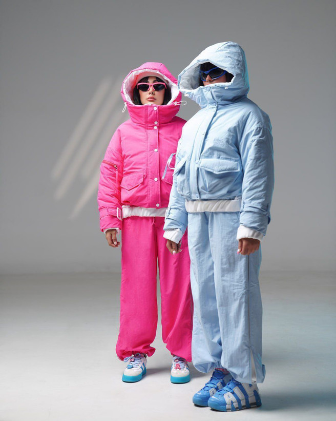 کاپشن و کتونی خفن حرارتی این کار وقتی با آب برخورد کنه ...