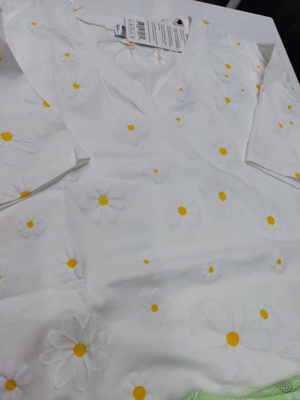 تیشرت گل برجسته وارداتی Ddgz