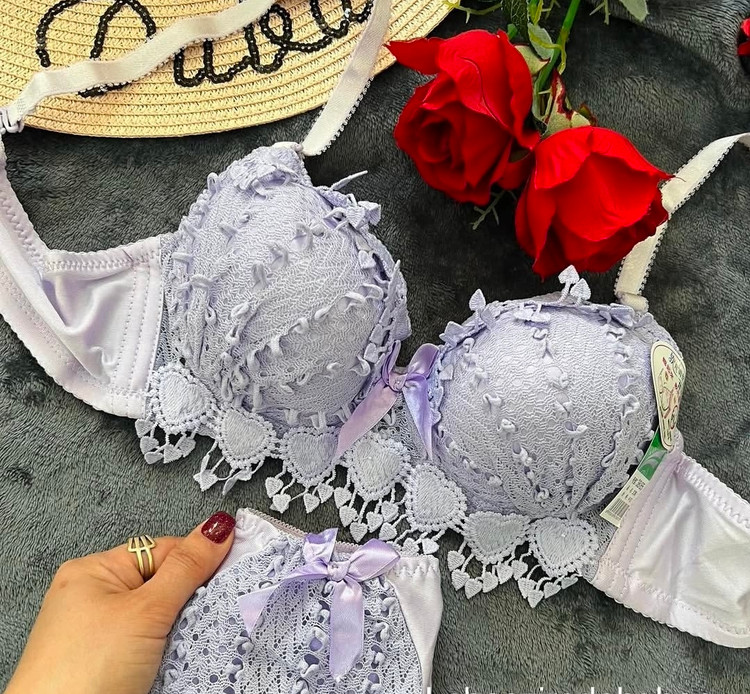 ست شورت و سوتین اسفنجی فنردار قلبی صورتی