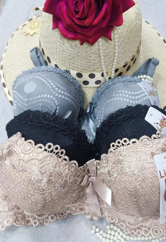 سوتین تک اسفنجی با رویه گیپور