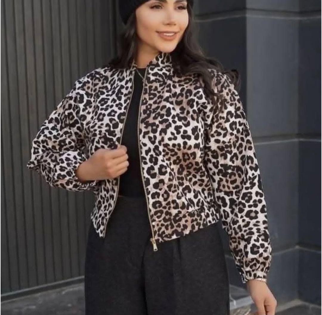 بامبر جکت مخمل کبریتی سورمه‌ای آستردار زنانه - ۶