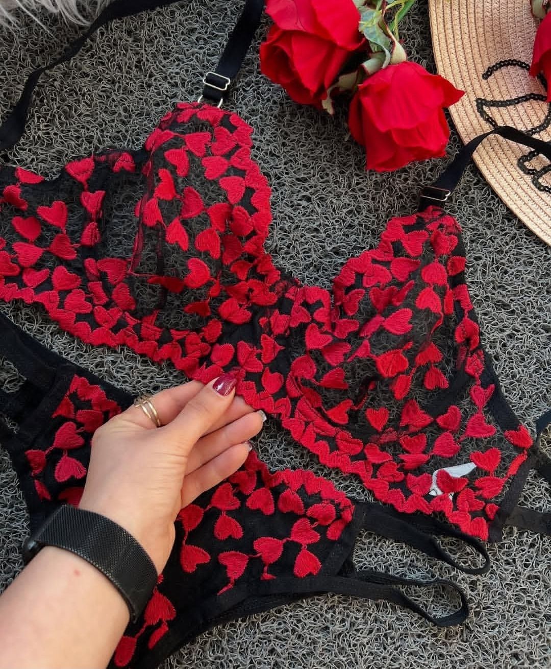 ست شورت و سوتین شیشه ای فنردار زنانه مدل قلب