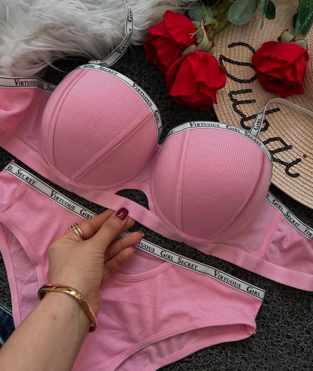 ست لباس زیر اسفنجی (ست سوتین و شورت اسفنجی)