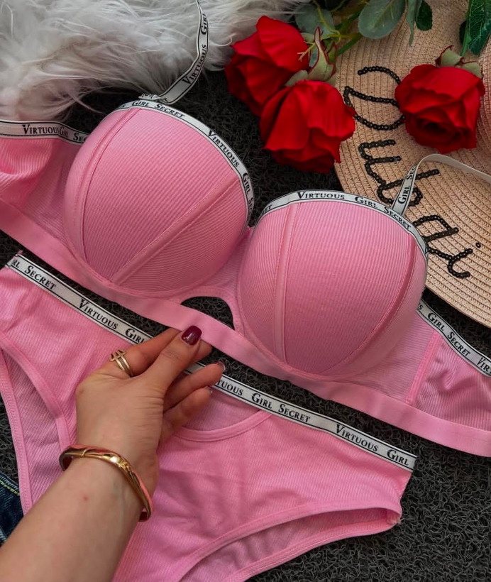 ست لباس زیر اسفنجی (ست سوتین و شورت اسفنجی)