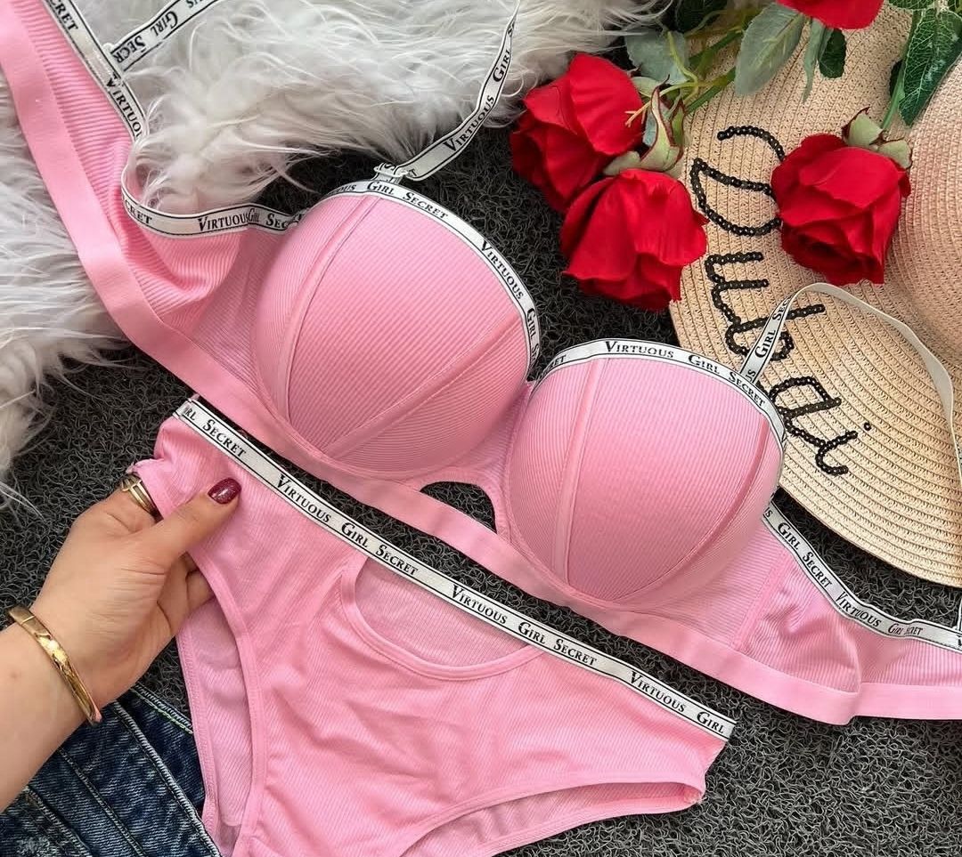 شورت و سوتین صورتی