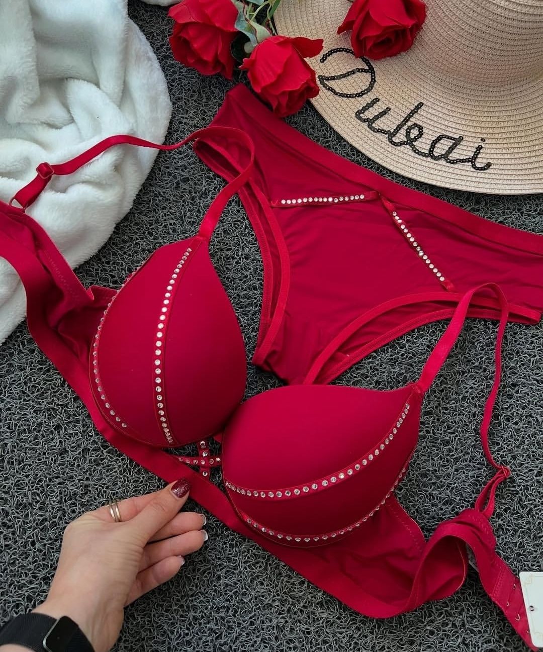 ست شورت و سوتین اسفنجی بند نگین دار