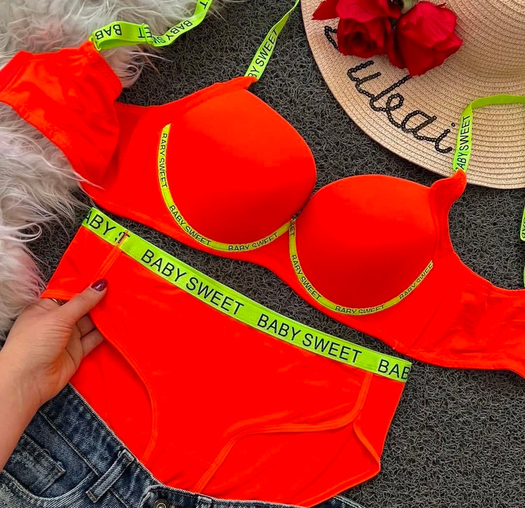 ست لباس زیر اسفنجی (ست سوتین و شورت اسفنجی) 2025