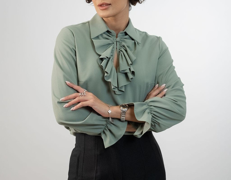 شومیز یقه انگلیسی پارچه کجراه آستین کوتاه