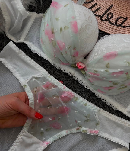 خرید ست لباس زیر عروس فانتزی و شیک