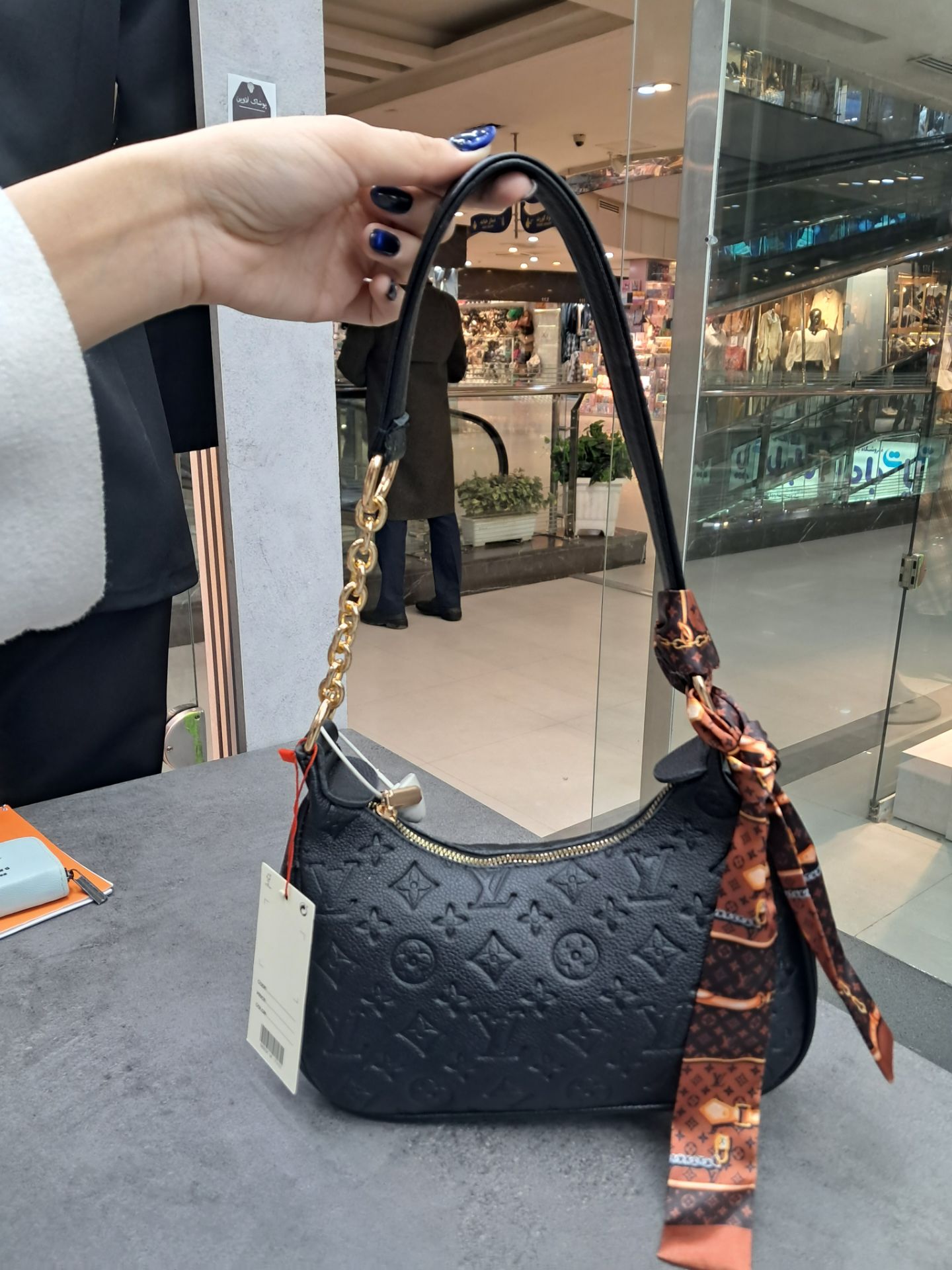 کیف دخترانه الوی اسکارف دار LV