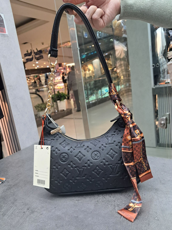 خرید کیف ال وی گلدوزی اسکارف دار