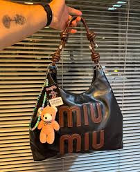 خرید و قیمت کیف میو میو دارای بند بلند دوشی