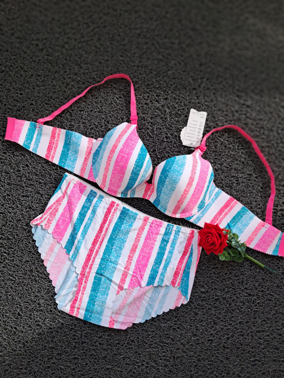 ست شورت و سوتین اسفنجی لیزری 789