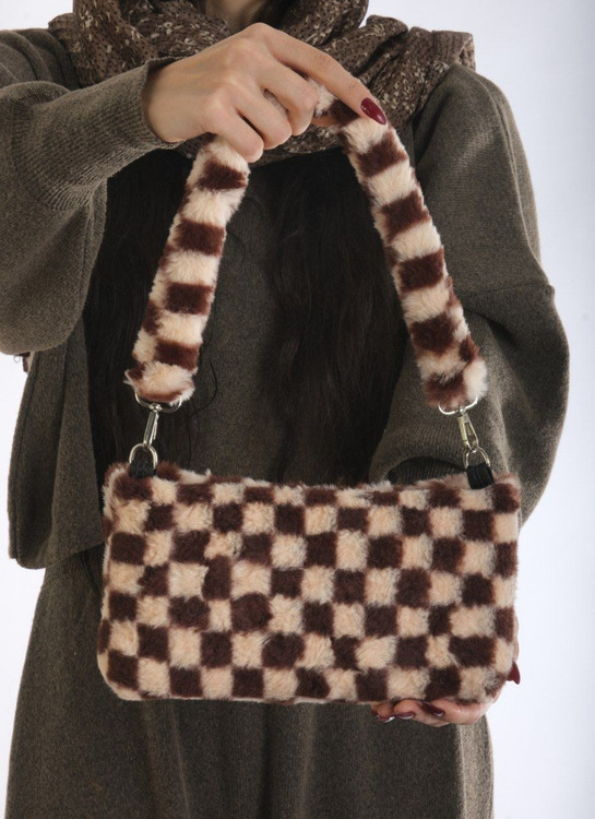 کیف رودوشی زنانه مدل خزدار تمام خز