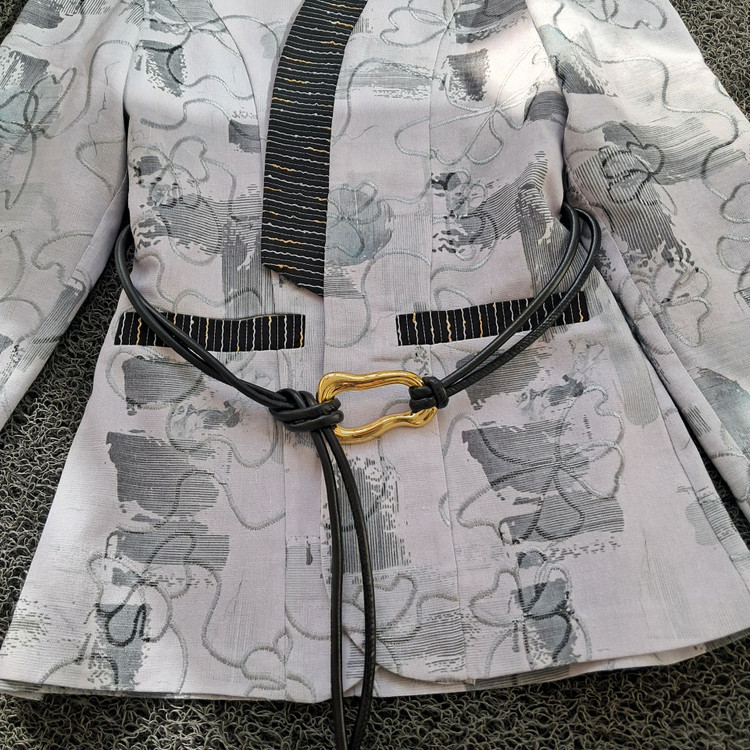 مانتو زنانه مدل کتی ژاکارد مجلسی شش 6 دکمه C247