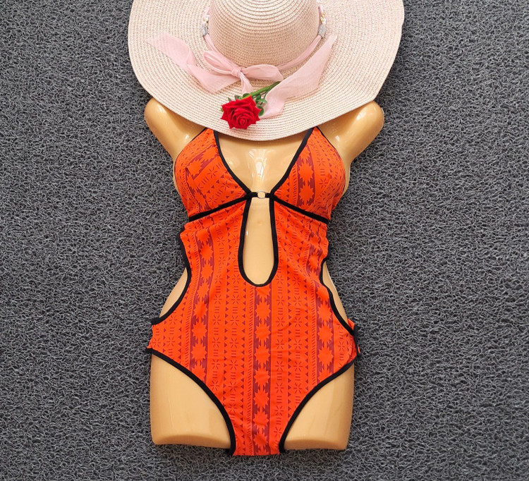 خرید مایو از پوشاک لاوین