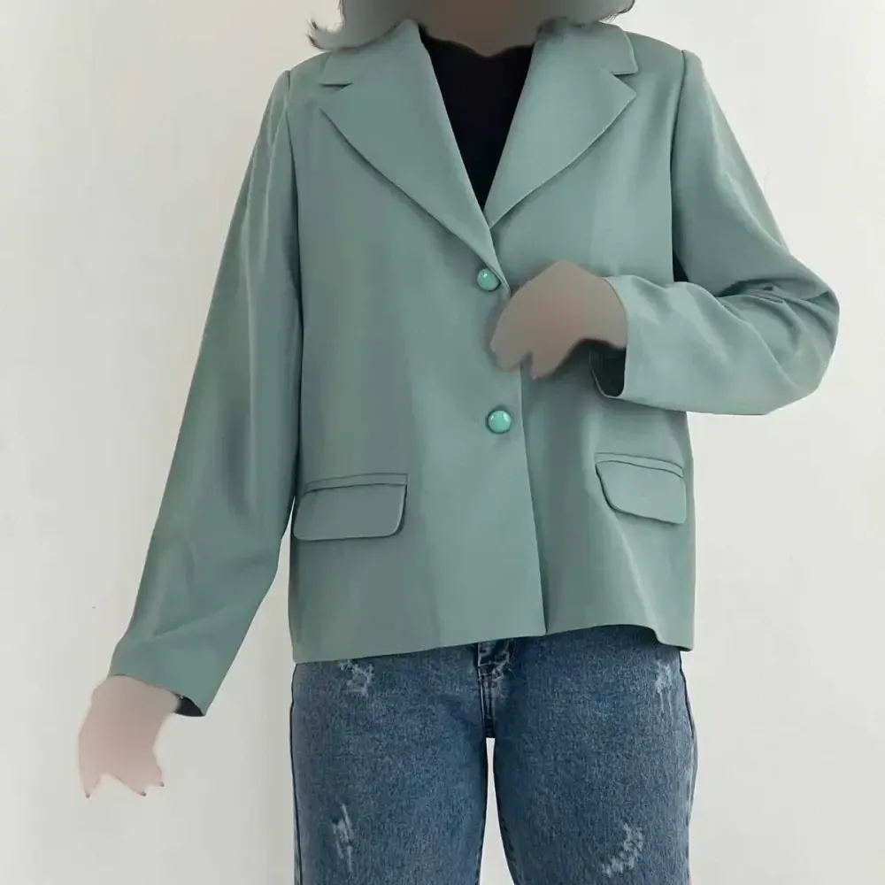 کت کرپ زنانه فری سایز کد 1307 دورسینه 104 قد 59 قد آستین 60 سرشانه 12